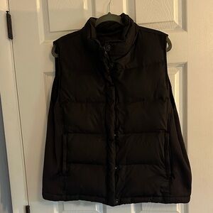 GAP Women's Black Puffer Vest - 1X
